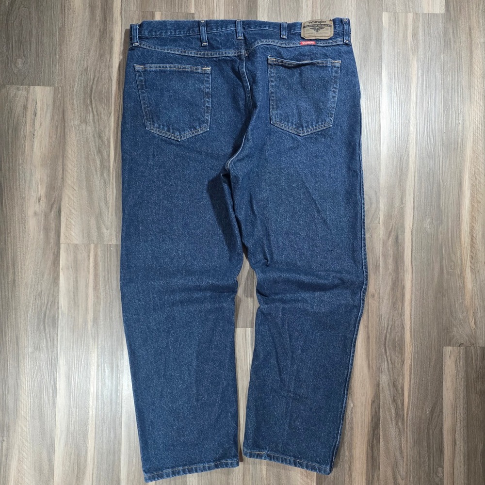 Wrangler Regular Fit Mens Jeans 42x30 Dark Wash Blue Denim 96501MR Cotton - Picture 2 of 9